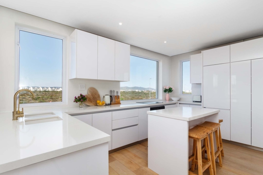 3 Bedroom Property for Sale in Sagewood Western Cape